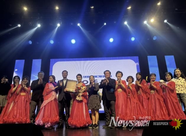 성북구 월곡1동 벨리댄스팀, 자치회관 경연대회서 '으뜸상' 수상