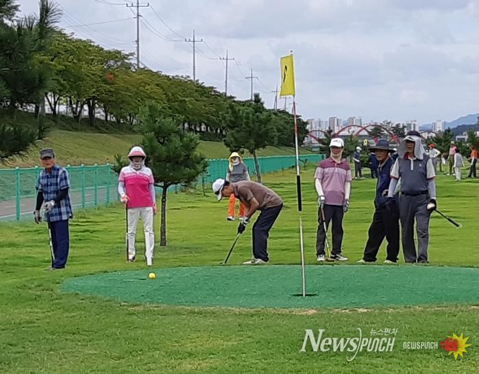 생활체육도시 안동, 파크골프로 세대 잇는다