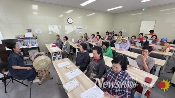 충주 문화도시센터 실버 대상 문화예술 교육 프로그램 국악과 창의적 나이듦