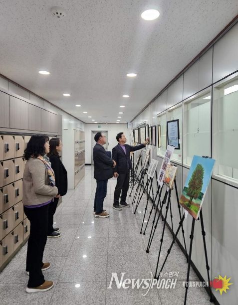 처인구 역북동 주민자치위원회는 7일부터 14일까지 역북동행정복지센터에서 주민자치 프로그램 작품전시회를 개최했다