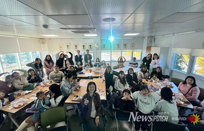 사천시가족센터, 2025 결혼이민자 한국어교실 종강식 열어