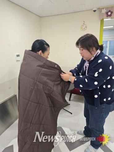 철원군, “복지사각지대 및 사례관리 대상자에게 동절기 따뜻한 담요 지원”