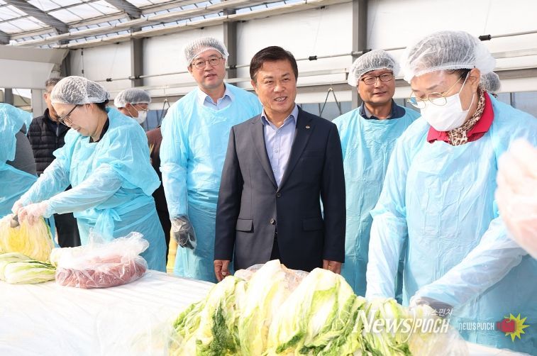 스마트팜 체험관서 ‘김장 체험’