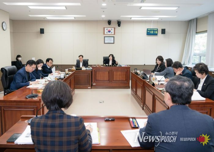 용인특례시의회 경제환경위원회, 행정사무감사 1일차