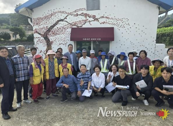 청산면 청계마을 벽화 그리기