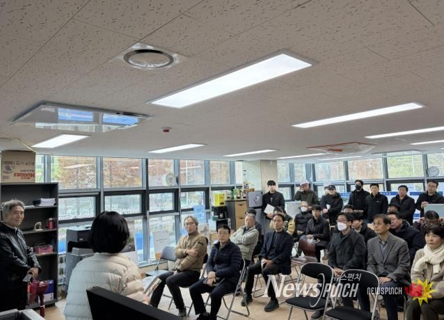 안양시가 사용자 및 전문가 등과 함께 부흥동 행정복지센터 공사 현장 예비준공검사를 실시했다