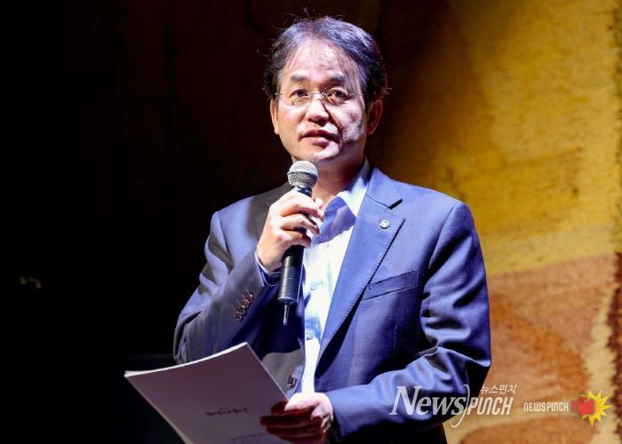 ‘제32회 고양 국악대공연’에 참석해 인사말 중인 이동환 고양특례시장