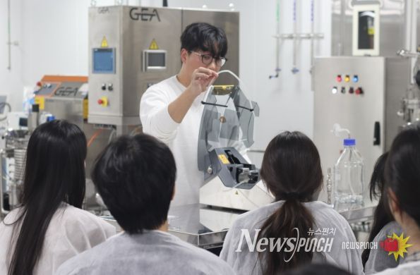 발효기 장비 설명 및 배양 공정 교육 모습