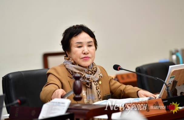 완주군의회 이경애 위원장, 2025 행감 강평 발표… 우수사례·개선과제 제시