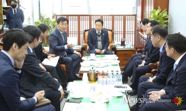 국회대광법심의국토위소위원회-국토위의원 만남