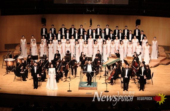 윤의중 예술감독과 인천시립합창단, <헨델 메시아> 공연