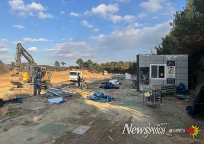 익산시_웅포 골프연습장_자진 철거_이끌어내(철거 작업중)