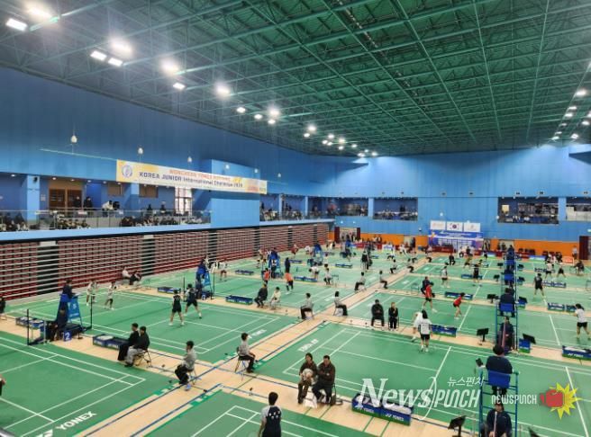 - 2025 원천 요넥스 밀양 코리아주니어 국제챌린지배드민턴선수권대회 경기 장면
