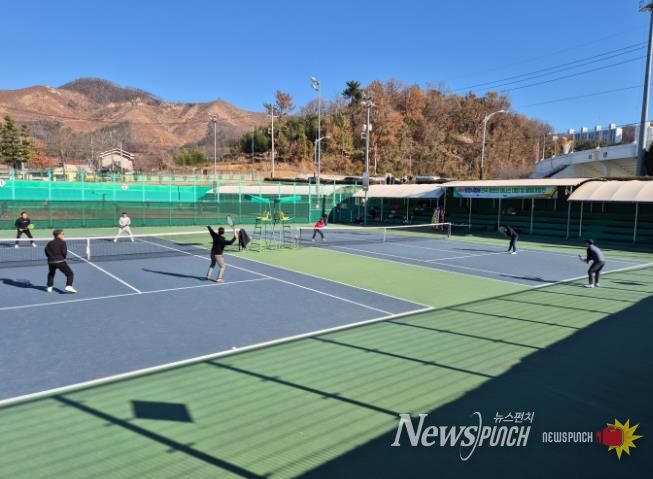 12월 6일 밀양시립테니스장에서 열린 제5회 밀양시장배 전국동호인 테니스대회