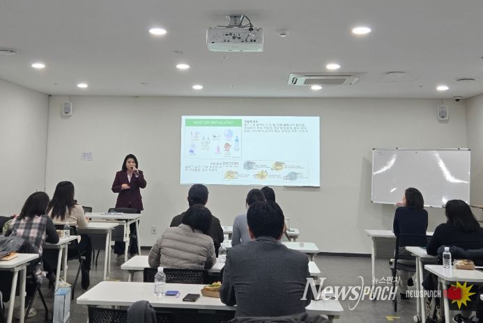 ‘환경호르몬과 여성질환’ 특강하는 박춘선 부위원장