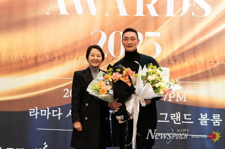 ‘2025 한국현대무용인의 밤’ 베스트 감독상 수상