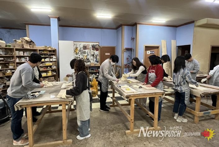 김천시학교밖청소년지원센터, 자원봉사자 대상 ‘마음 힐링 프로그램’ 운영