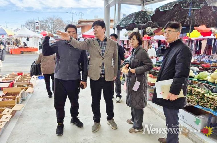 공진혁 의회운영위원장, 남창 옹기종기 시장 전통시장 현대화사업 현장 방문