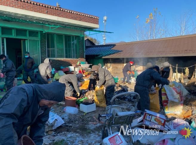 장수군 장수읍, 민·관 협력 취약가구 ‘클린하우스 정비’ 실시