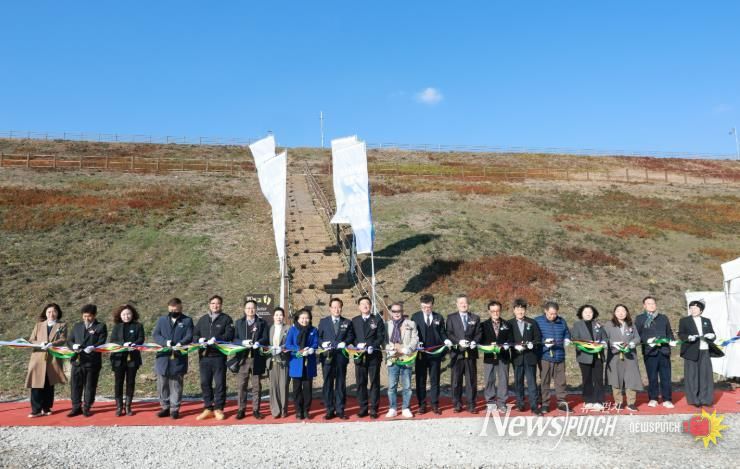 완주군, 경천저수지 둘레길·황톳길 준공 북부권 생태관광 인프라 구축