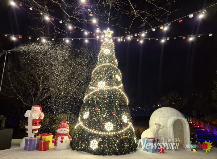 겨울 낭만 가득한 ‘눈 내리는 빛의 숲’