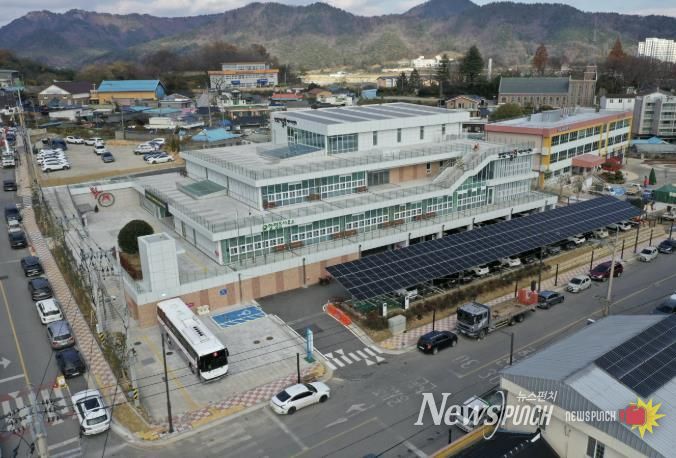 함평읍사무소 및 어울림센터 전경