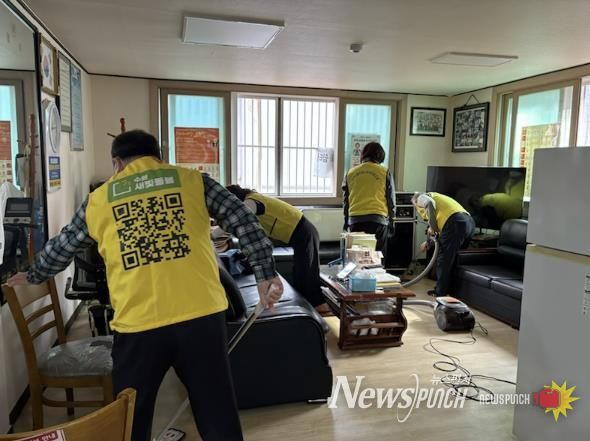 수원시 팔달구 우만2동 지역사회보장협의체, 한파 대비 경로당 환경정비 실시