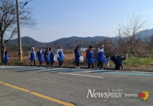 2025 영광 여성대학 수료생 환경정화 활동