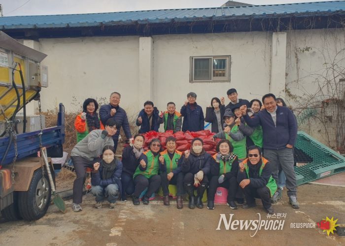 남양주시 진건퇴계원행정복지센터, 민관 협력으로 설해 대비를 위한 추가 모래주머니 긴급 제작