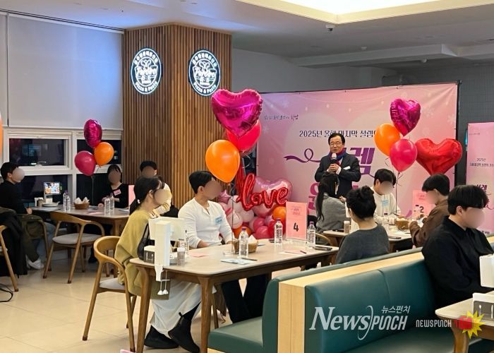 11일 열린 ‘설렘원하남’ 행사에서 이현재 하남시장이 청년들에게 인사말을 전하고 있다.