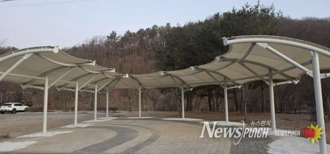 청주시, 오창 미래지테마공원 캠핑장 그늘막 설치 완료