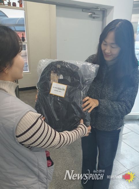 남해군 드림스타트, 초등학교 졸업 축하선물 전달