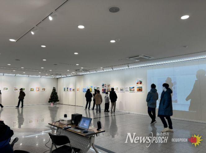 인천중구가족센터 결혼이민자 수채화 자조 모임 ‘바람의 화원’ 전시회