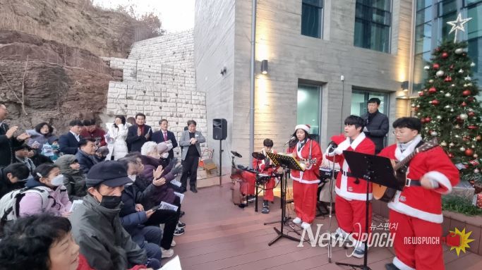 검단동, 지역사회가 함께 만든 ‘2025 트리 점등식’