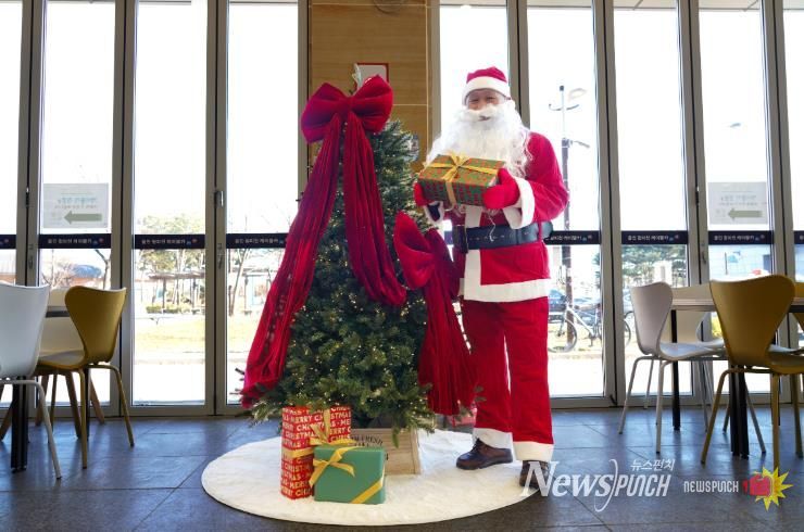 울진군은 12월 24일부터 25일까지 이틀간‘산타 관광택시’를 특별 운행한다.
