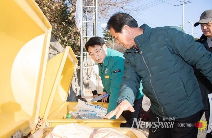 윤일현 부산 금정구청장, 동절기 민생 안정을 위한 현장 방문