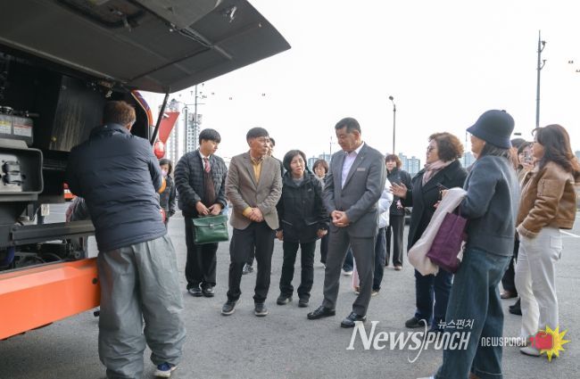 공주시, 시내버스 뒷바퀴 조명등 도입
