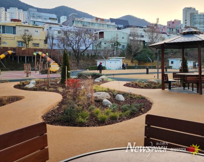 개금1배수지 체육공원 유휴부지에 정원 조성