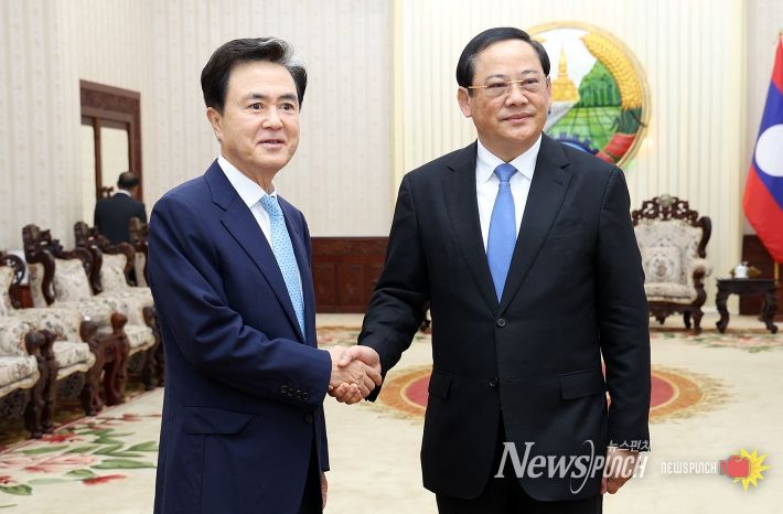 라오스 총리 접견