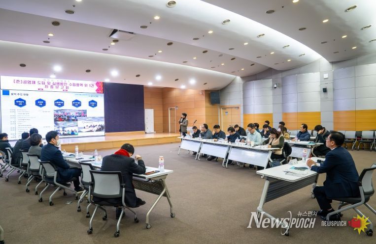 천안시는 22일 시청 대회의실에서 ‘천안시 시내버스 (준)공영제 도입 및 실행방안 수립용역’ 최종보고회를 열었다.