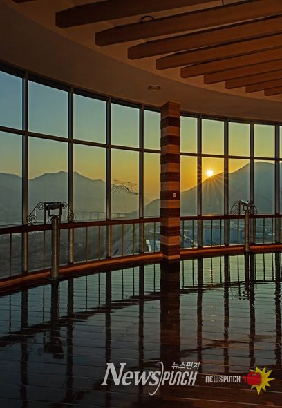 유니온타워 전망대 일출 모습