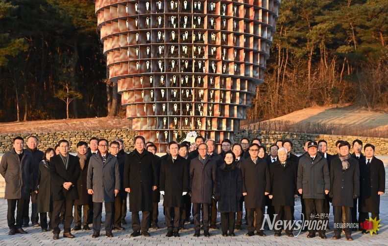 김태흠 지사, 병오년 맞아 신년 참배