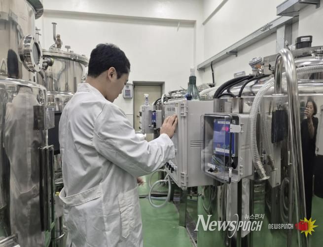 친환경축산관리실에서 축산농가에 공급될 생균제를 배양하고 있다.