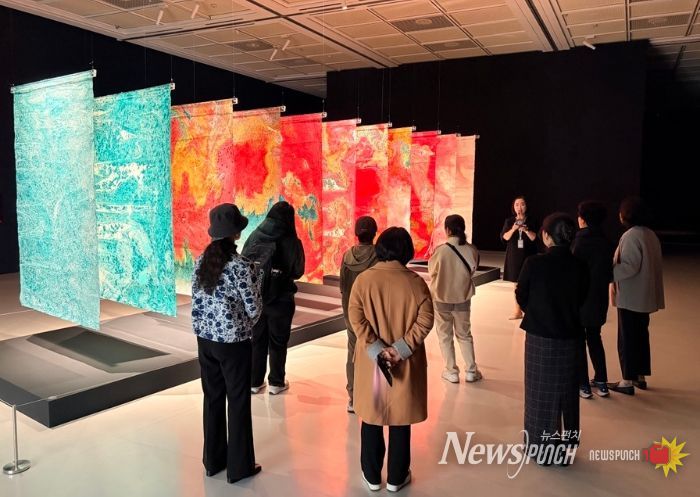 큐레이터 전시투어