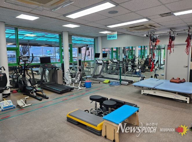 함양군보건소는 지역 주민의 신체기능 회복과 건강 증진을 위해 함양군보건소 정신건강복지센터 1층에 재활치료실을 상시 운영하고 있다.