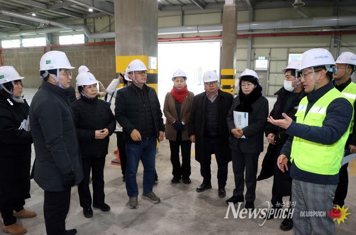 수원특례시의회 환경안전위원회, 생활폐기물 적환장 및 기후변화체험교육관 현장방문