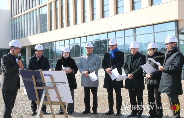 전주시의회 행정위원회, 효자4동 복합커뮤니티센터 건립 현장 점검