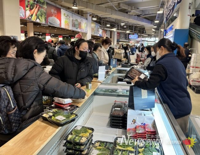 지난달 메가마트 부산 동래점에서 열린 ‘포항시 우수 수산물 홍보판매전’에서 과메기 홍보 및 판매 행사를 진행했다.