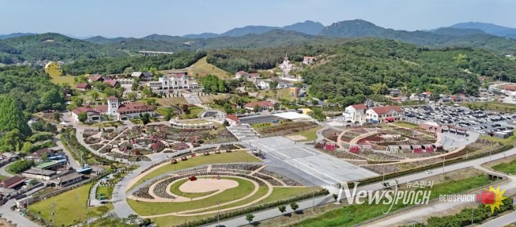 치즈와 함께하는 첫 번째 임실N장미축제 5월 개최5(임실치즈테마파크 장미원 전경).
