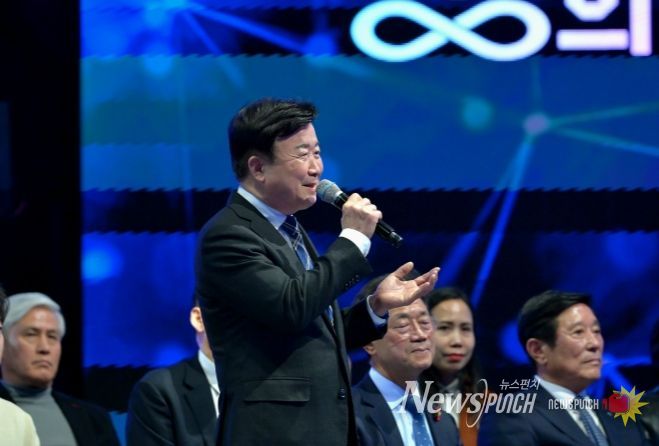 여수시는 오늘(13일) ‘전남·광주 행정통합 찾아가는 타운홀 미팅’에서 ‘율촌 미래 첨단 국가산업단지 조성’을 공식 건의했다.